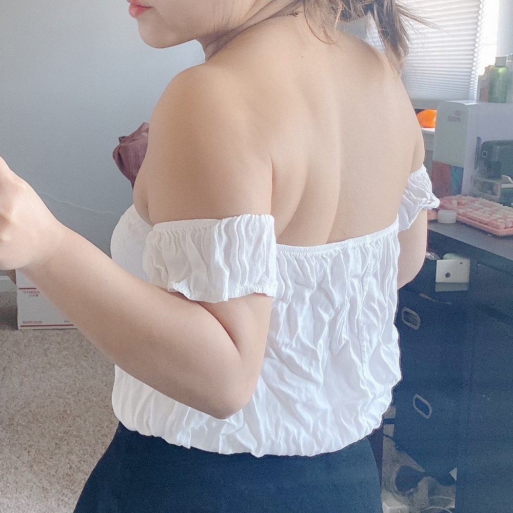 Brandy Melville off shoulder top